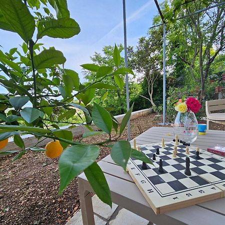 Lemon Garden Apartment-Hot Tub Jacuzzi Gjirokaster Ngoại thất bức ảnh