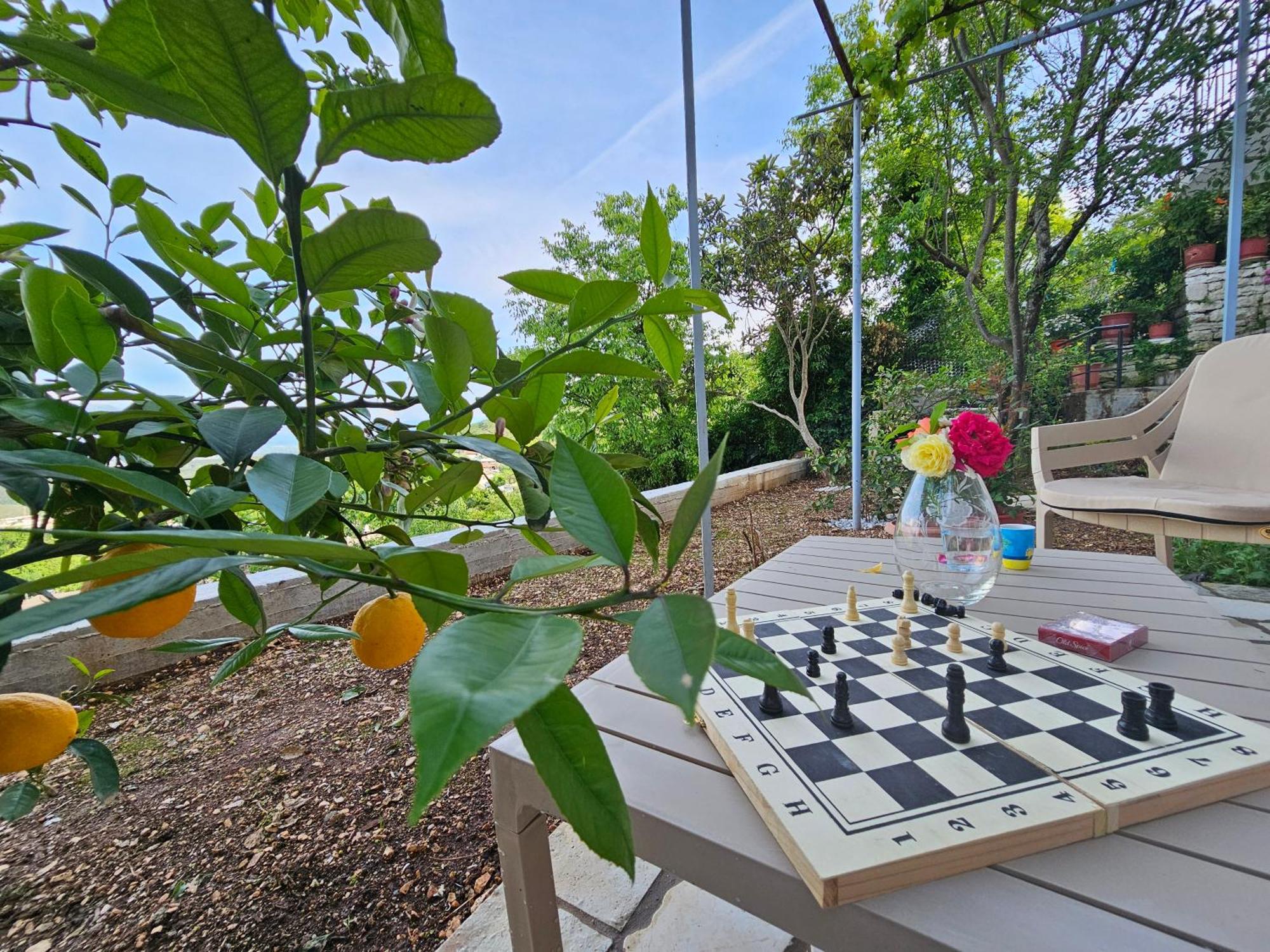 Lemon Garden Apartment-Hot Tub Jacuzzi Gjirokaster Ngoại thất bức ảnh