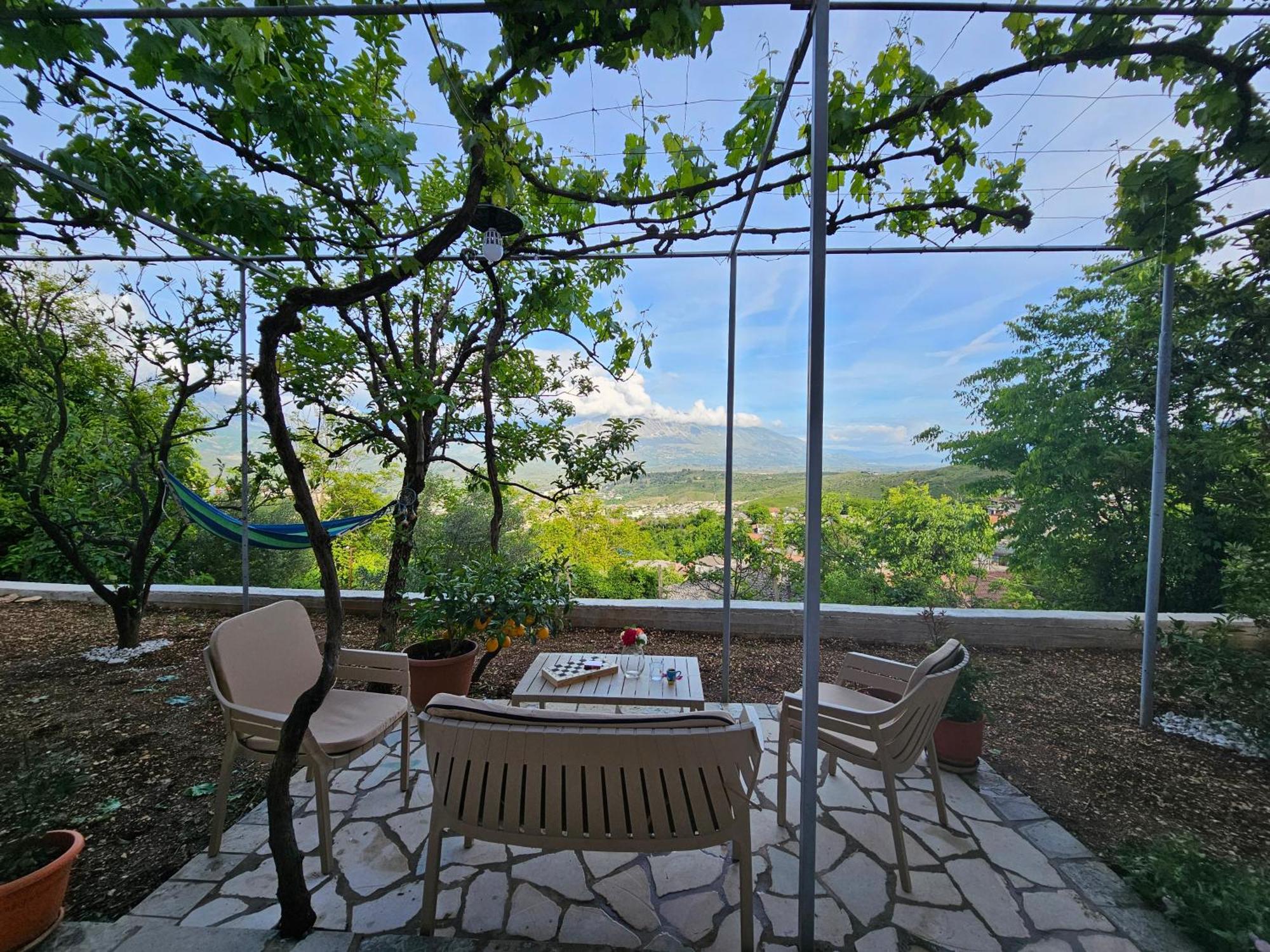 Lemon Garden Apartment-Hot Tub Jacuzzi Gjirokaster Ngoại thất bức ảnh
