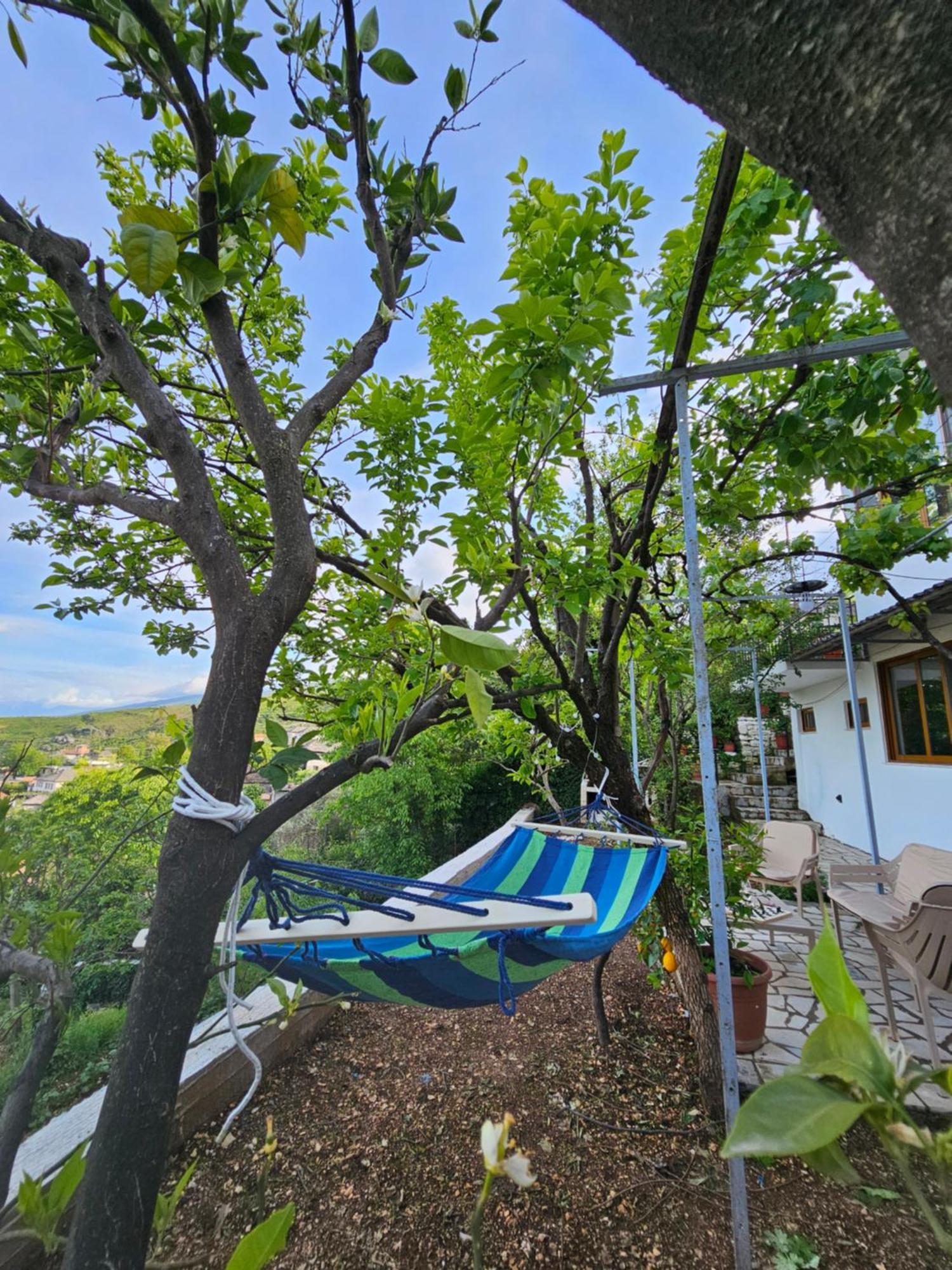 Lemon Garden Apartment-Hot Tub Jacuzzi Gjirokaster Ngoại thất bức ảnh