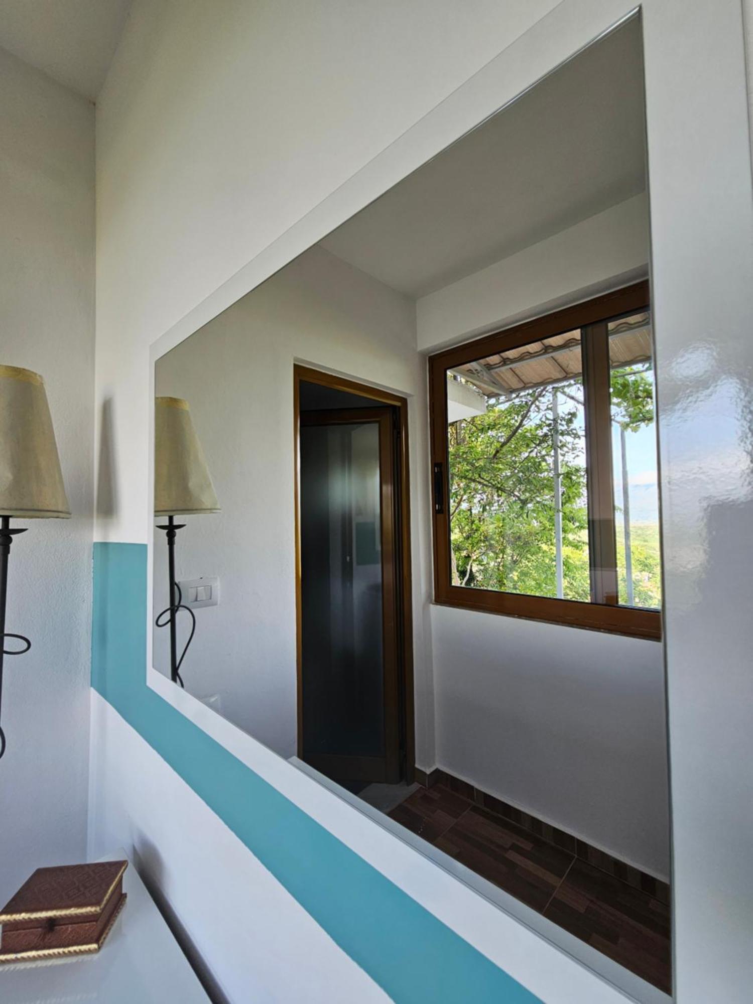 Lemon Garden Apartment-Hot Tub Jacuzzi Gjirokaster Ngoại thất bức ảnh